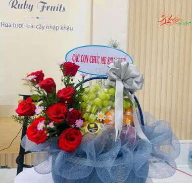 Giỏ Qu&agrave; Tr&aacute;i C&acirc;y mix hoa 18