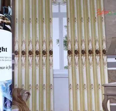 R&egrave;m vải th&ecirc;u cao cấp chống nắng họa tiết d&agrave;i xen kẽ v&agrave;ng gold